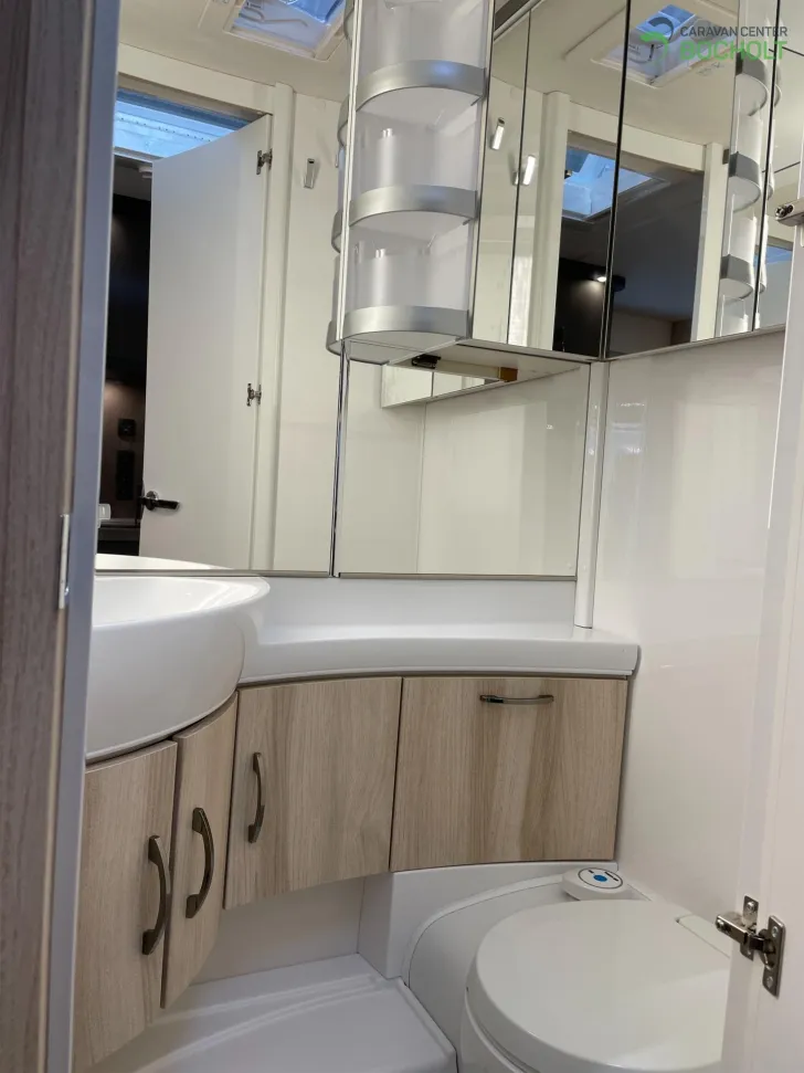 Fahrzeugbild Hobby De Luxe 495 UL InterCaravaning Sondermodell #10