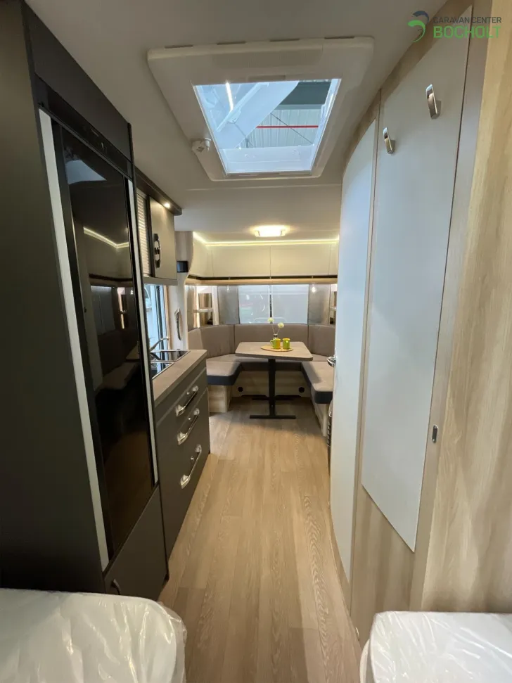 Fahrzeugbild Hobby De Luxe 495 UL InterCaravaning Sondermodell #12