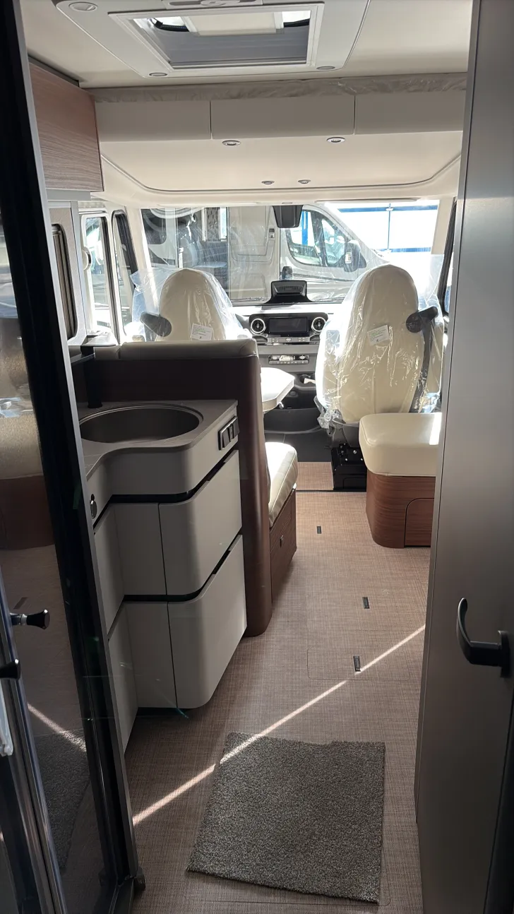 Sicht vorne-hinten Hymer B-Klasse MC I 680 Sofort verfügbar