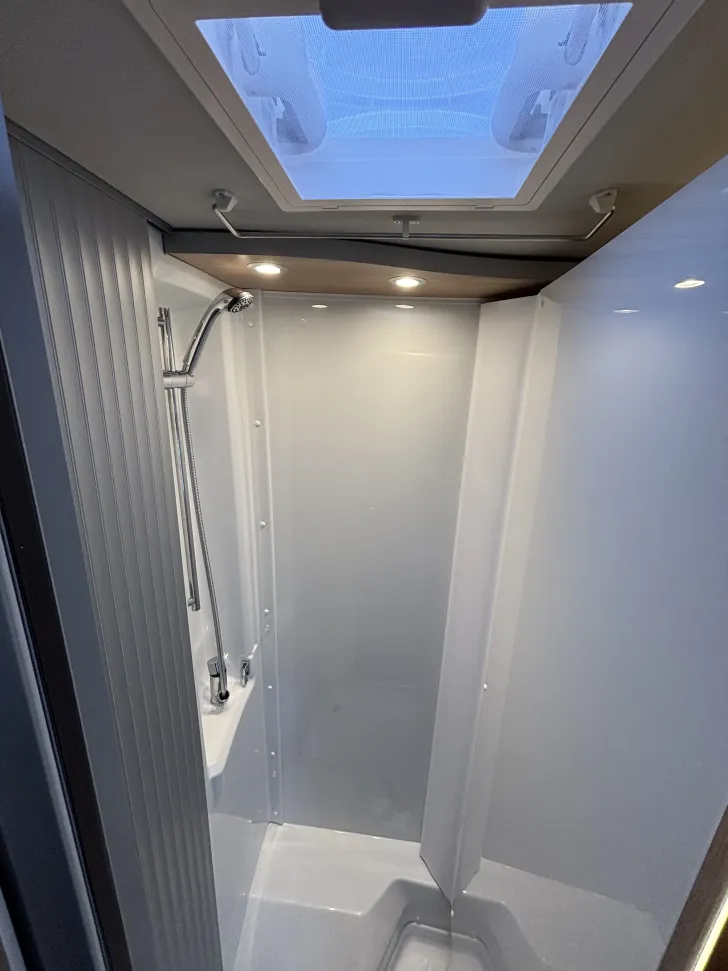 Fahrzeugbild Knaus Sky TI 650 MEG IC-Line-Vollausstattung! Aut. #6