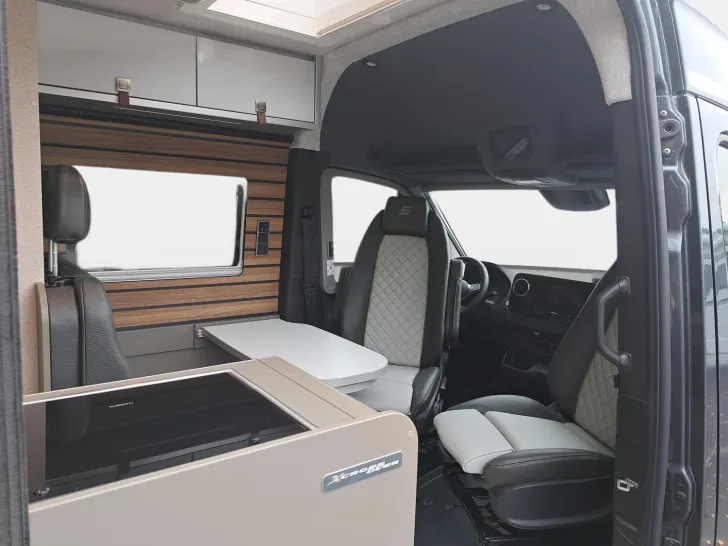 Fahrzeugbild Hymer Grand Canyon S CrossOver 600 AHK, Wechselrichter #8