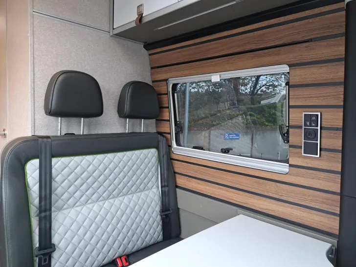 Fahrzeugbild Hymer Grand Canyon S CrossOver 600 AHK, Wechselrichter #10