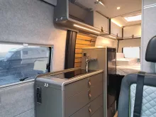 Fahrzeugbild Hymer Grand Canyon S CrossOver 600 AHK, Wechselrichter #11