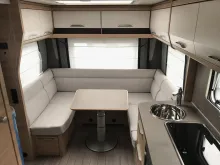 Fahrzeugbild Knaus Südwind BLACK SELECTION 450 FU Modell 26; 1700kg #5