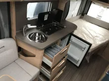 Fahrzeugbild Knaus Südwind BLACK SELECTION 450 FU Modell 26; 1700kg #8