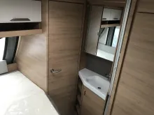 Fahrzeugbild Knaus Südwind BLACK SELECTION 450 FU Modell 26; 1700kg #11