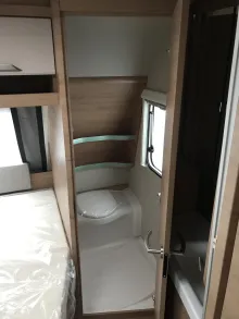 Fahrzeugbild Knaus Südwind BLACK SELECTION 450 FU Modell 26; 1700kg #13