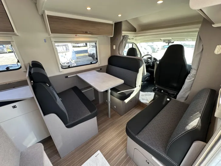 Fahrzeugbild Etrusco T-Modell Base 6.9 BB Primavera| Markise | Kamera #9