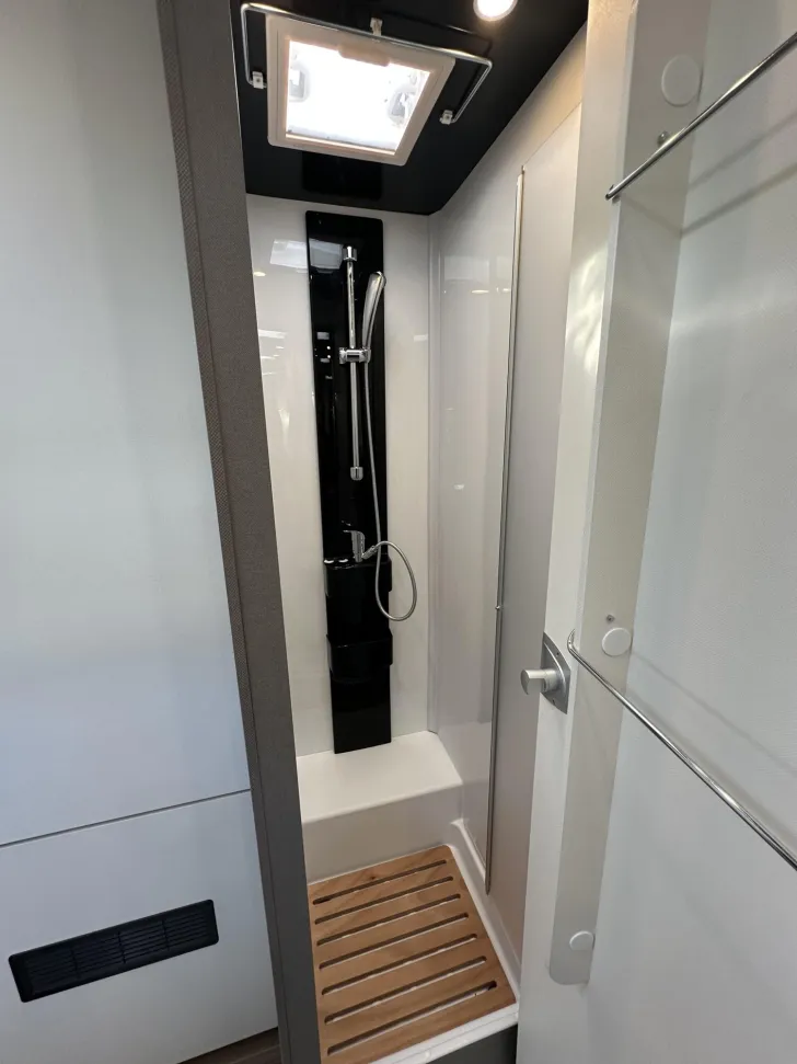 Fahrzeugbild Etrusco T-Modell Base 6.9 BB Primavera| Markise | Kamera #12