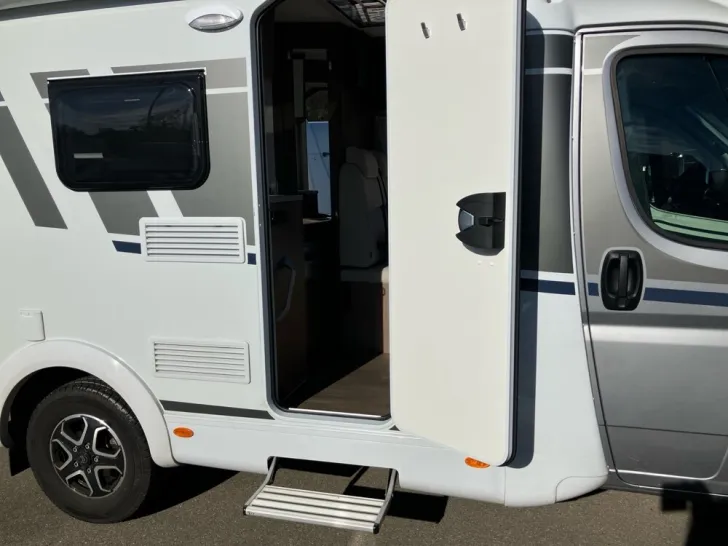 Fahrzeugbild Carado V 132 #10