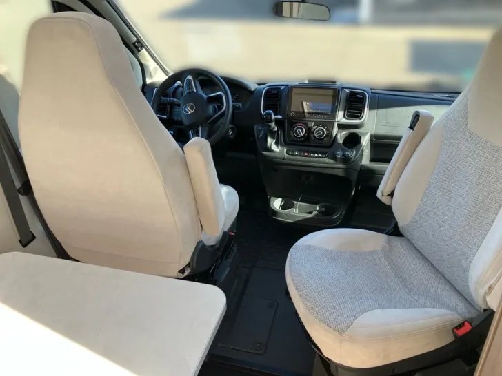 Fahrzeugbild Carado V 132 #13