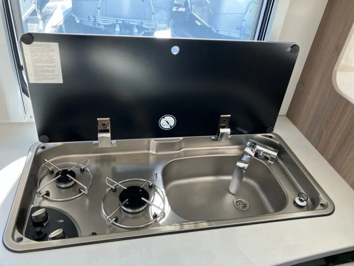 Fahrzeugbild Carado V 132 #17