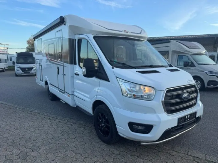 Fahrzeugbild Bürstner Lineo T 690 G #1