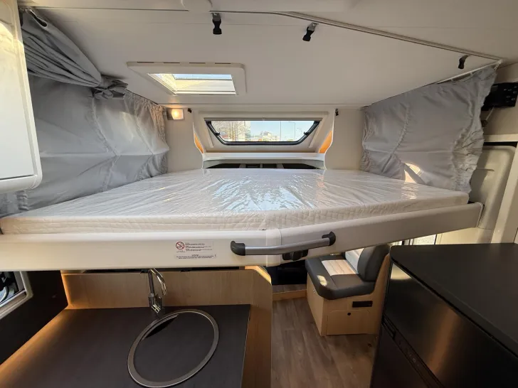 Fahrzeugbild Sunlight Adventure T Ford 680 #9