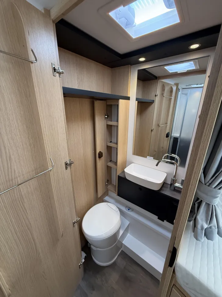 Fahrzeugbild Sunlight Adventure T Ford 680 #13