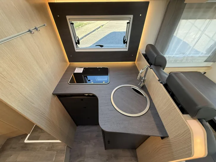 Fahrzeugbild Sunlight Adventure T Ford 680 #18