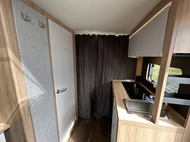 Fahrzeugbild Knaus Sport 460 EU 1600 Kg | Trailer Control | Dusche #19