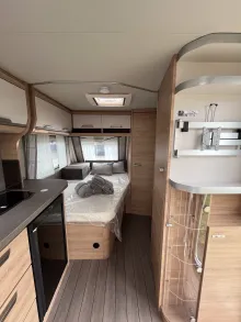 Fahrzeugbild Knaus Südwind 450 FU 60 YEARS Bugfenster + Cityanschluss #7