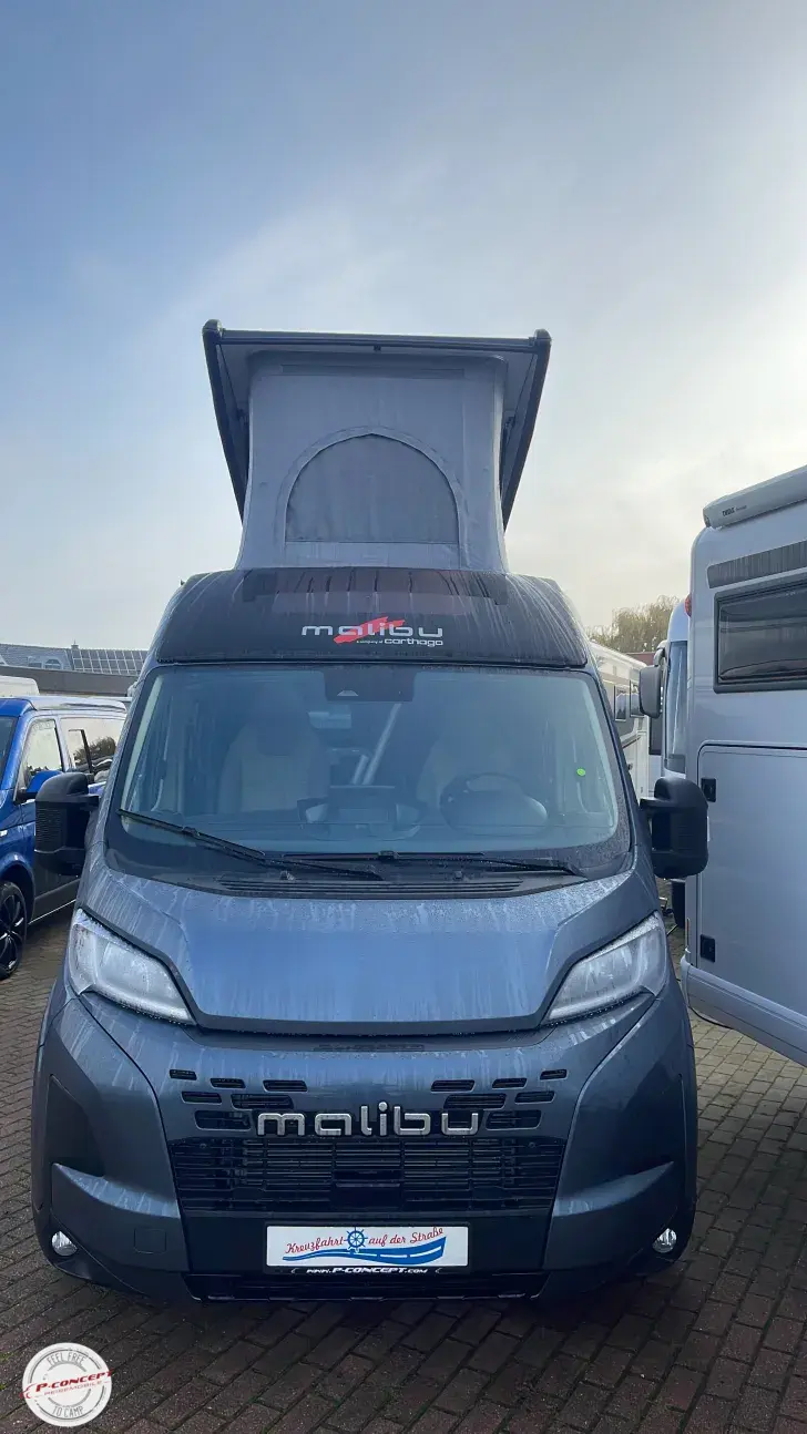 Frontal Vorne Malibu Van First Class - Two Rooms 640 LE RB Listenpreis: 105.800€
