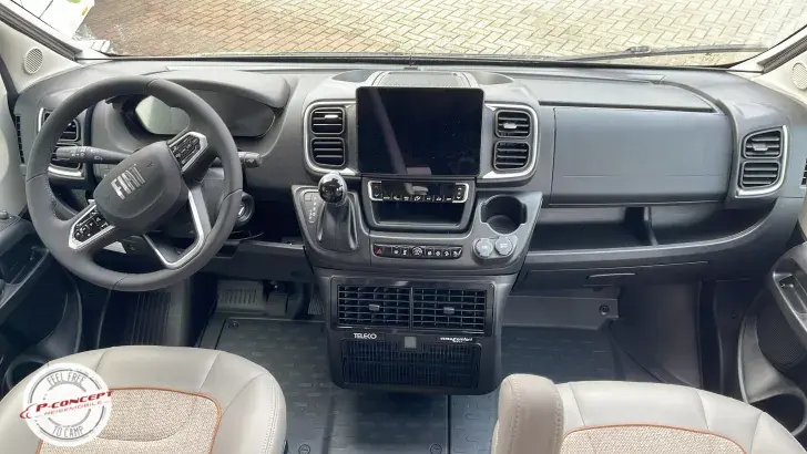 Fahrerhaus Malibu Van First Class - Two Rooms 640 LE RB Listenpreis: 105.800€