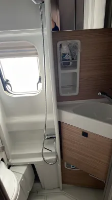 Toilette Malibu Van First Class - Two Rooms 640 LE RB Listenpreis: 105.800€