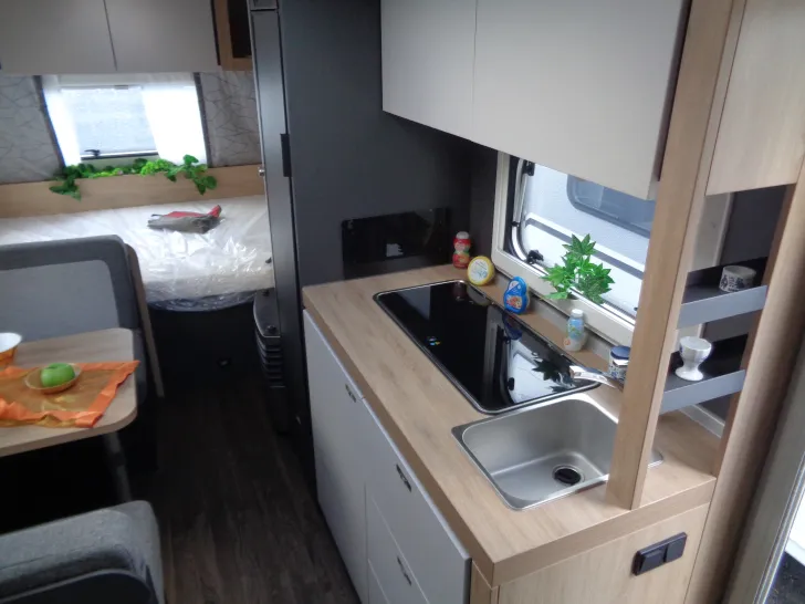 Fahrzeugbild Knaus Sport 500 QDK Modell 2027 mit Garagentür #12