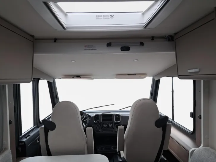 Fahrzeugbild Carado I 447 Pro+ Automatik, 4.400 kg, Solar, Sat, TV #12