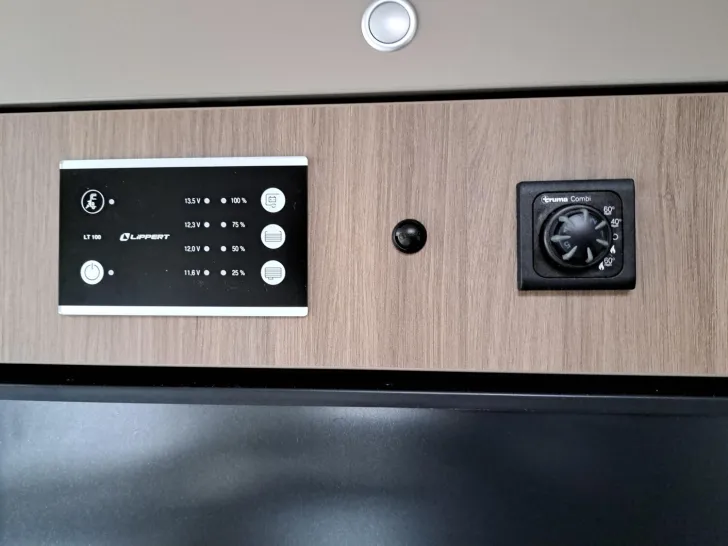 Fahrzeugbild Carado I 447 Pro+ Automatik, 4.400 kg, Solar, Sat, TV #16
