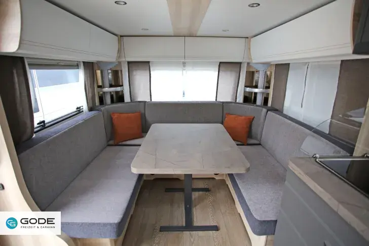 Fahrzeugbild Hobby De Luxe 515 UHL /Modell 2026/2.000 kg/Bettverbre #7