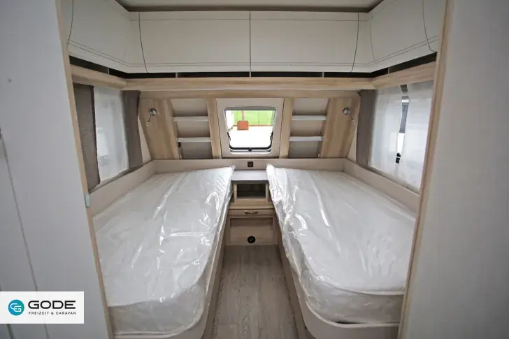 Fahrzeugbild Hobby De Luxe 515 UHL /Modell 2026/2.000 kg/Bettverbre #10