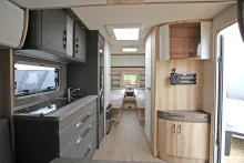 Fahrzeugbild Hobby De Luxe 515 UHL /Modell 2026/2.000 kg/Bettverbre #11