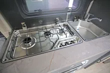 Fahrzeugbild Hobby De Luxe 515 UHL /Modell 2026/2.000 kg/Bettverbre #14