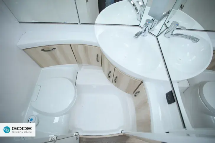 Fahrzeugbild Hobby De Luxe 515 UHL /Modell 2026/2.000 kg/Bettverbre #18