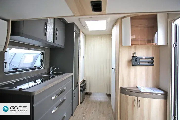 Fahrzeugbild Hobby De Luxe 515 UHL /Modell 2026/2.000 kg/Bettverbre #22