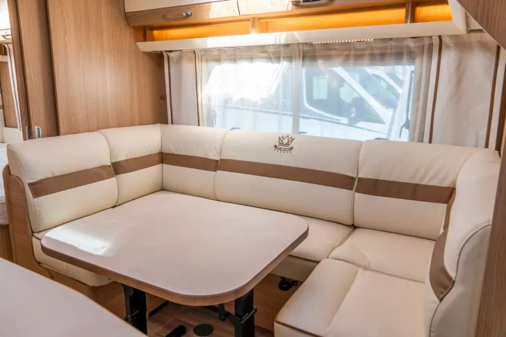 Fahrzeugbild LMC Exquisit VIP 710 EDITION Leichter Schaden Rechts #14