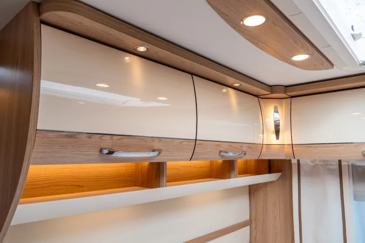 Fahrzeugbild LMC Exquisit VIP 710 EDITION Leichter Schaden Rechts #25