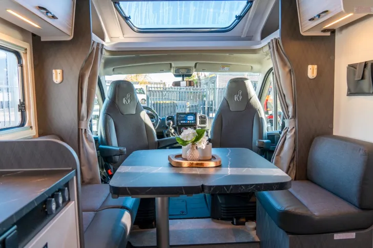 Fahrzeugbild Etrusco T 6.9 SBC *Einzelbetten*Hubbett*RFK* #11