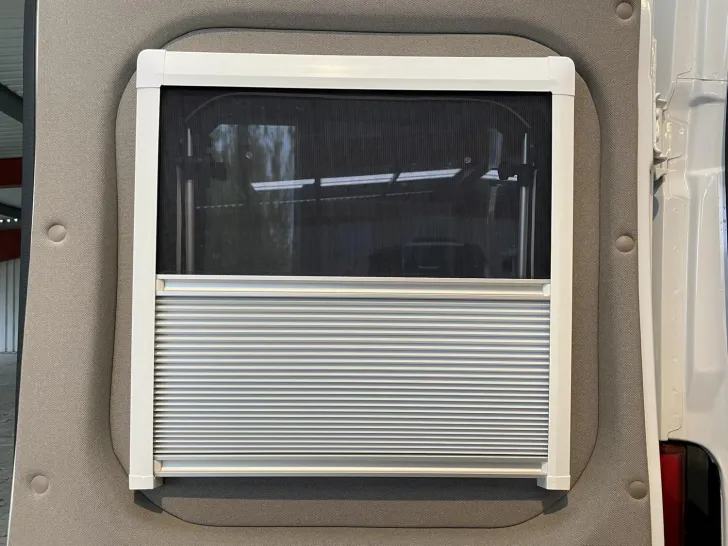 Fahrzeugbild VanTourer 600 D ++NAVI+RFK+SOLAR+LITHIUM++ #32