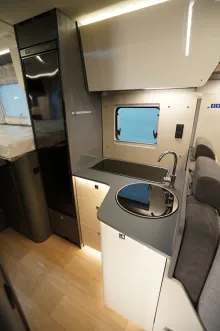Fahrzeugbild Laika Kosmo L 319 (Autom. Navi Markise) #11