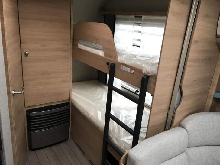 Fahrzeugbild Knaus Südwind BLACK SELECTION 580 QS Mod.2026; 2000kg #15