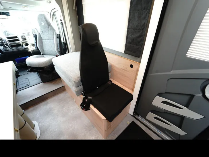 Fahrzeugbild Dethleffs Just Camp T 6762 4 Schlafplätze Heckbad #8