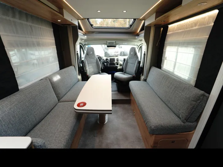 Fahrzeugbild Dethleffs Just Camp T 6762 4 Schlafplätze Heckbad #10