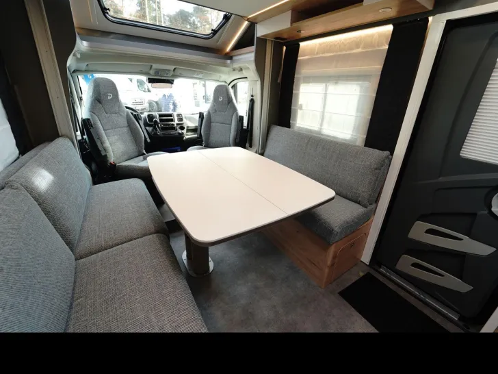 Fahrzeugbild Dethleffs Just Camp T 6762 4 Schlafplätze Heckbad #12