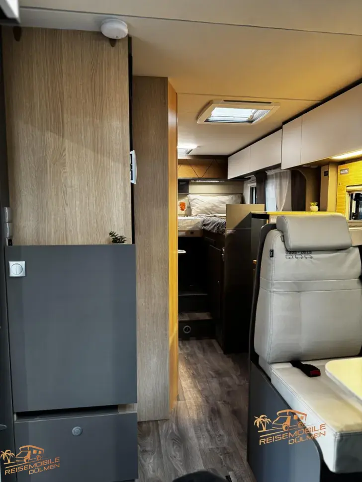 Fahrzeugbild LMC Tourer Lift H 660 G 70 Jahre Auto. #13