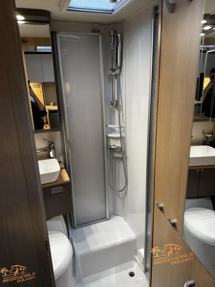 Fahrzeugbild LMC Tourer Lift H 660 G 70 Jahre Auto. #20