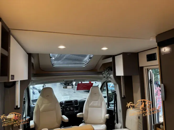 Fahrzeugbild LMC Tourer Lift H 660 G 70 Jahre Auto. #28