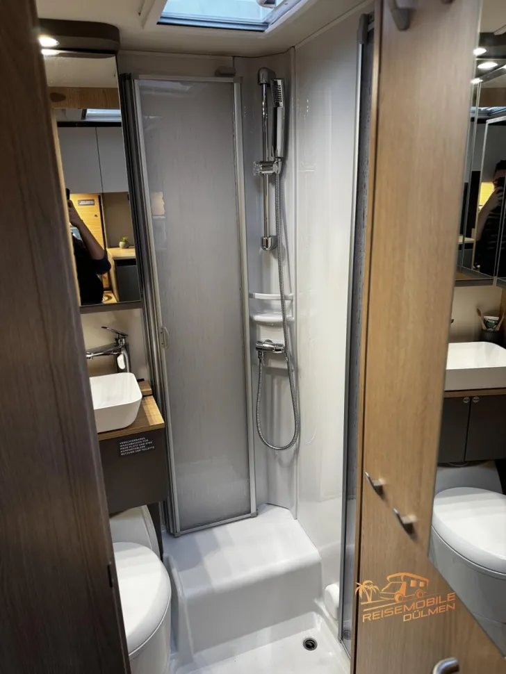 Fahrzeugbild LMC Tourer Lift H 660 G 70 Jahre #23
