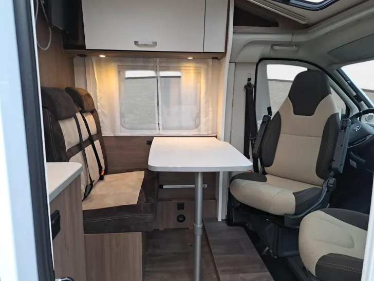 Fahrzeugbild Carado pro V 337 Markise, Fahrradträger, Infotainer #9