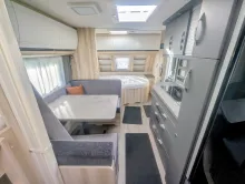 Fahrzeugbild Hobby De Luxe 545 KMF Aufl., Autark, Fußb.erwärm. #7