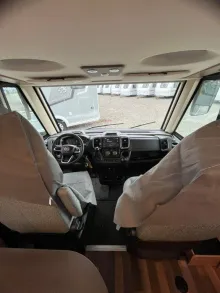 Fahrzeugbild Weinsberg CaraCore 650 MEG AUGTI Sitze #9